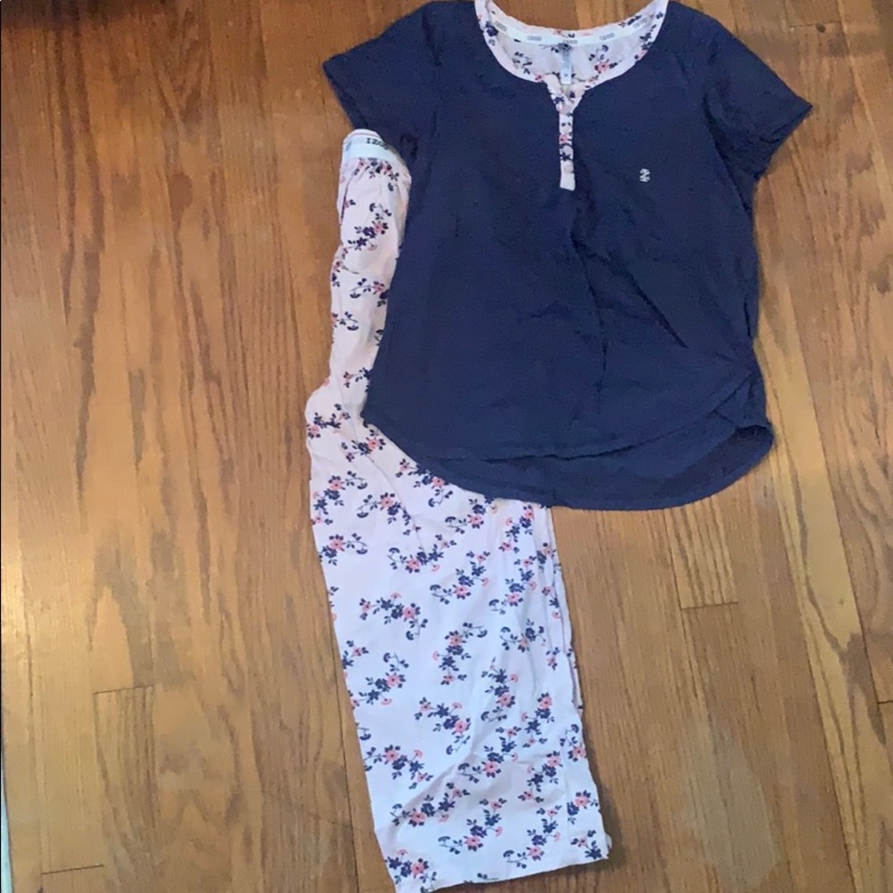 IZOD pajama set